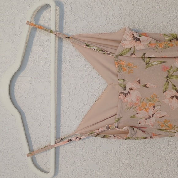 No Comment cream floral print sleeveless v neck maxi dress 📸 - Picture 7 of 9